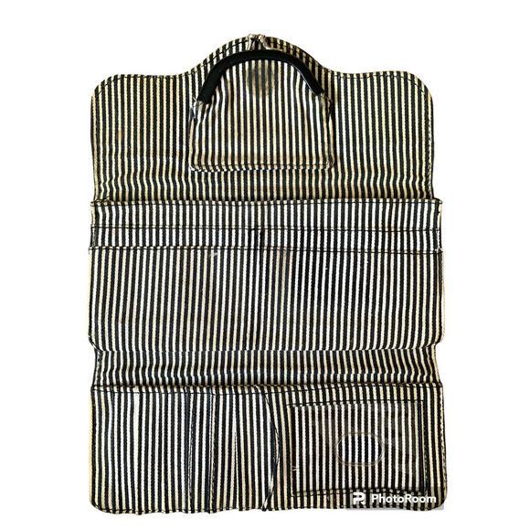 Thirty One Women's Wallet Black White Chevron Striped Tri Fold with Coin Pouch - Picture 3 of 7